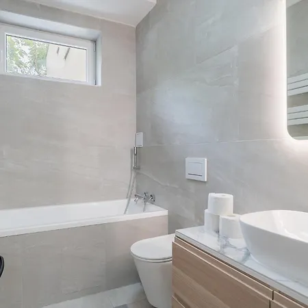 בודפשט Lovely Quiet Central Apartment Near Heroes Square By Cavaland מראה חיצוני תמונה