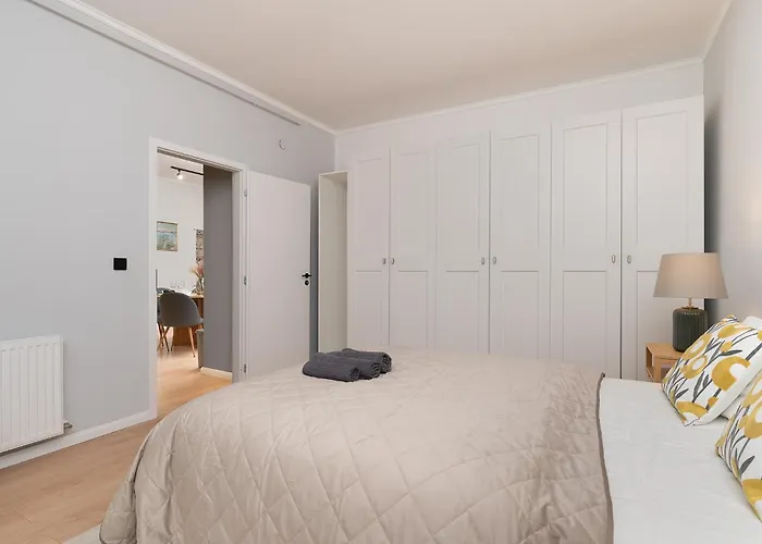 Lovely Quiet Central Apartment Near Heroes Square By Cavaland