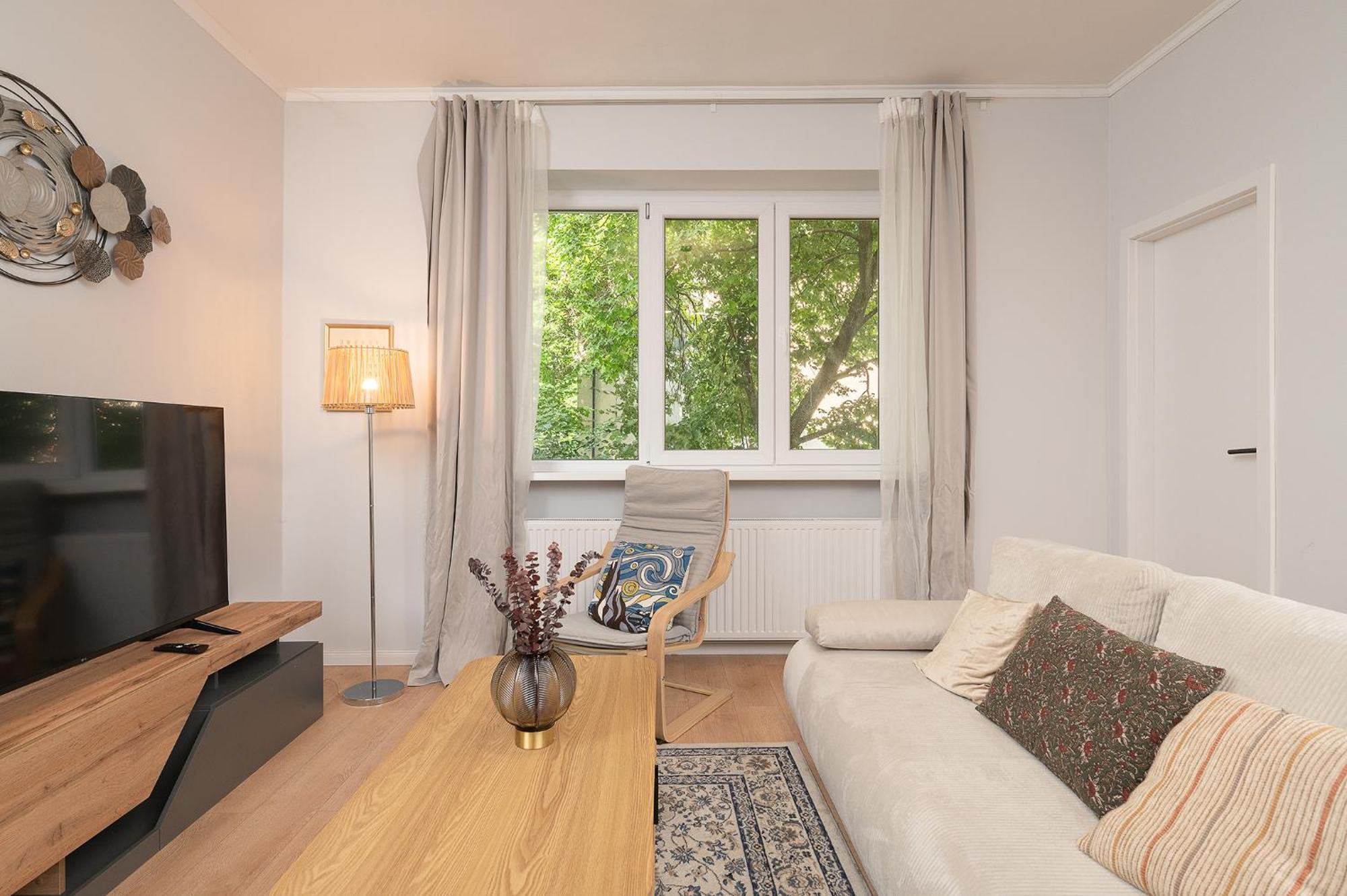 Lovely Quiet Near Heroes Square By Cavaland Apartmán